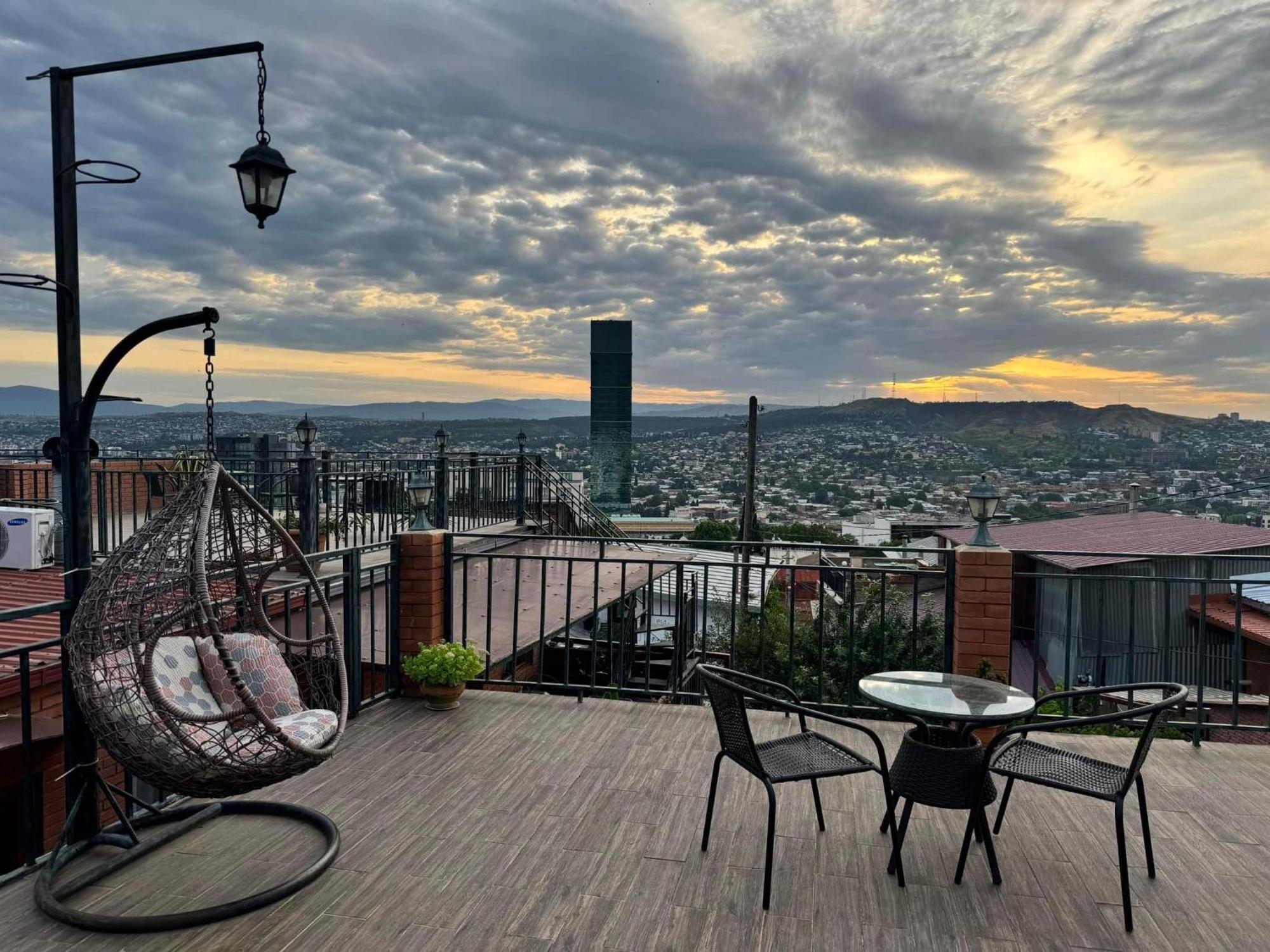 9 Borbalo Street Apartment With Terrace Tbilisi Exteriör bild